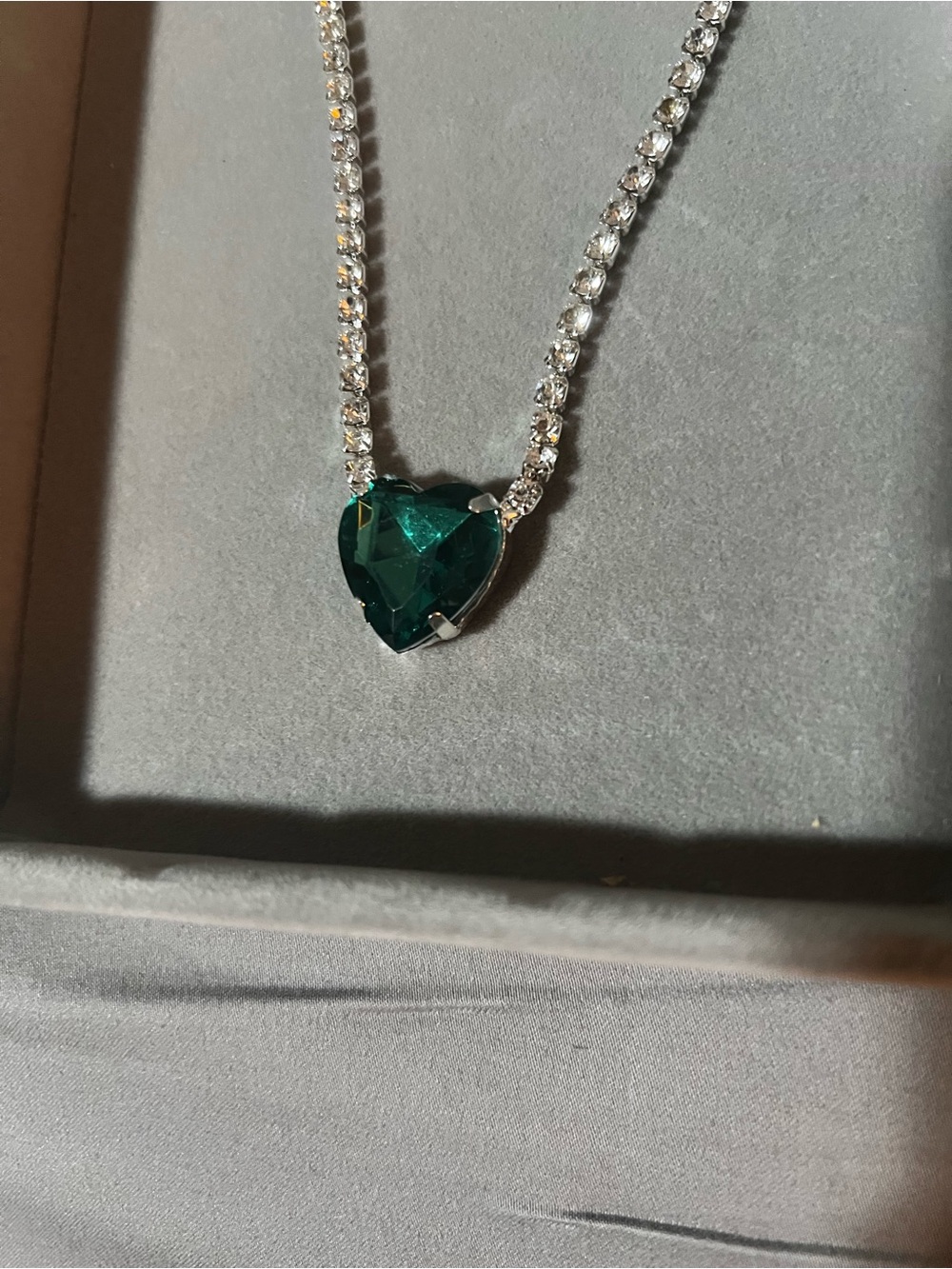 Heart Pendant Tennis Necklace with Emerald Green Crystal (lightweight)